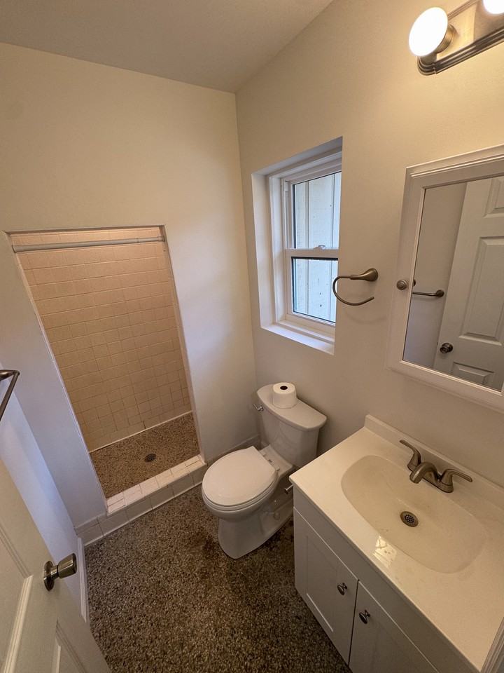 1595 Soco Road - 8Apartment 8 #8 - Photo 5 of 15