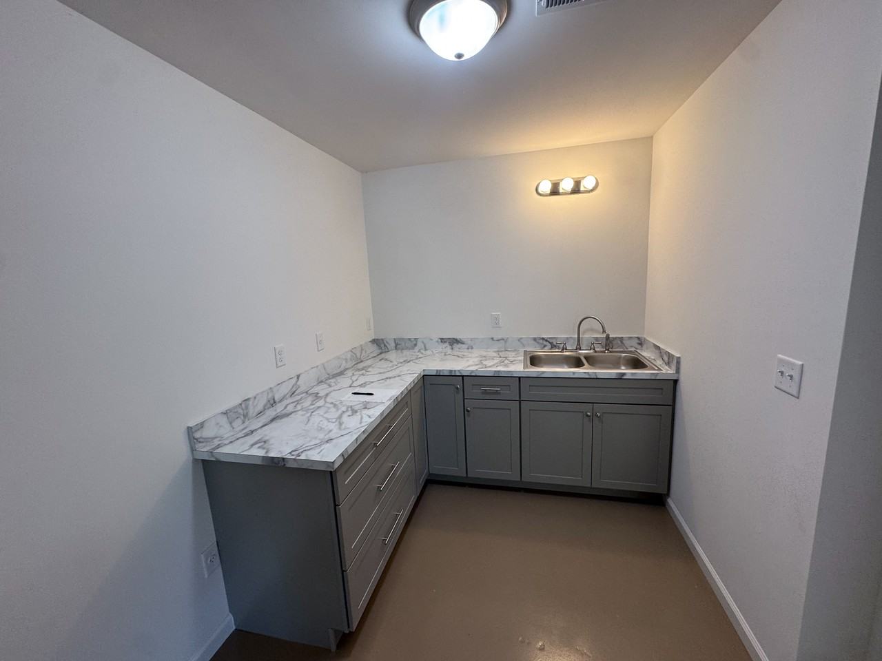 1595 Soco Road - 11Apartment 11 #11 - Photo 4 of 17