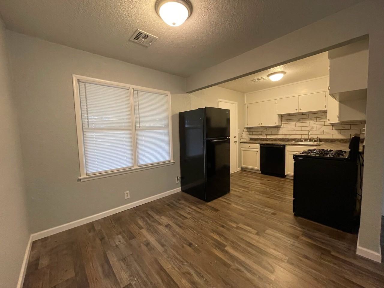 517 Locust St #1 - Photo 4 of 12