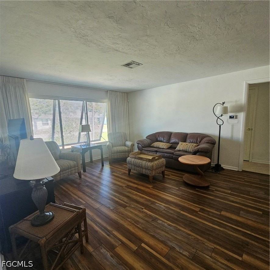 2248 Harvard Ave - Photo 6 of 24