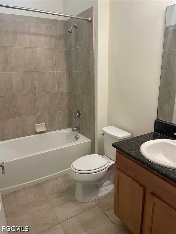 2303 Nw 21st Ave - Photo 4 of 6