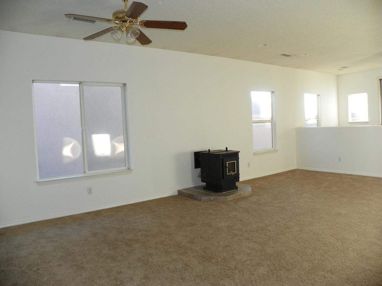 5228 Dexter Ct Ne - Photo 3 of 18