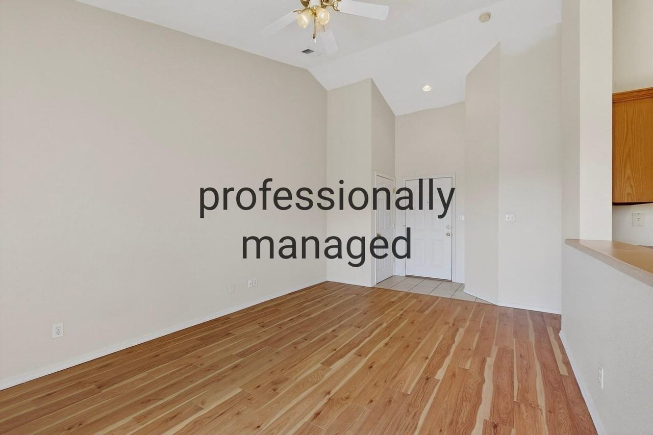 1121 Meadowlark Way Se #C - Photo 7 of 33