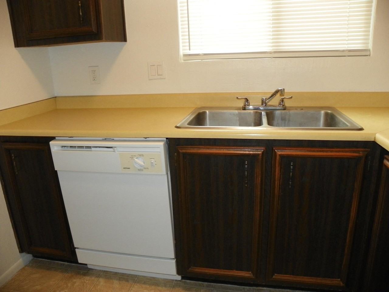 1300 Grande Blvd Se #B - Photo 5 of 17