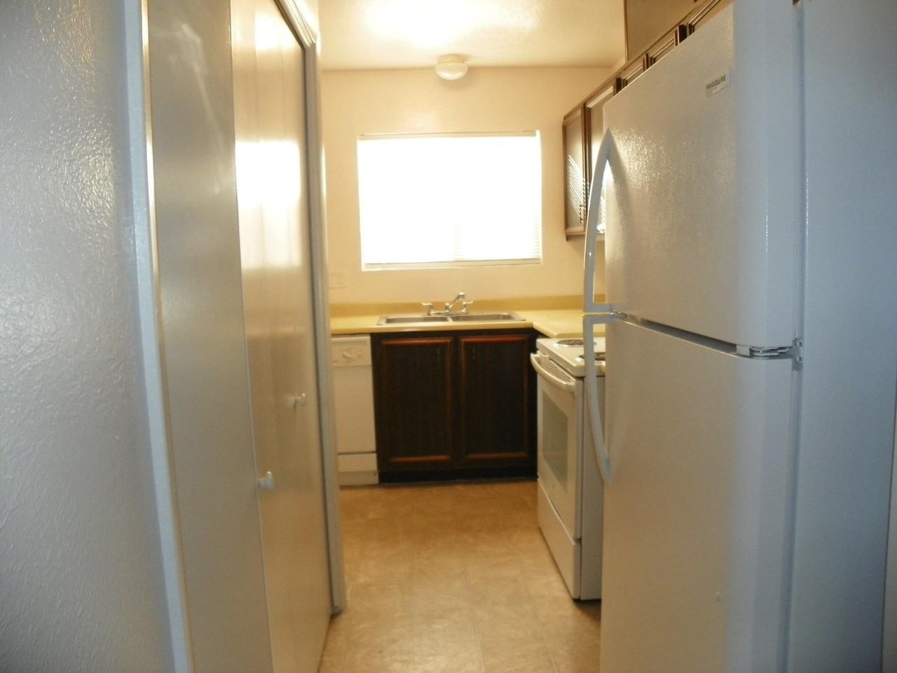 1300 Grande Blvd Se #B - Photo 7 of 17