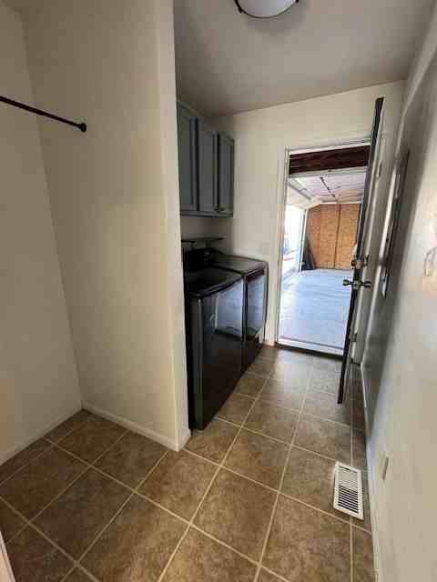 1906 1935 East St #1914 - Photo 4 of 9
