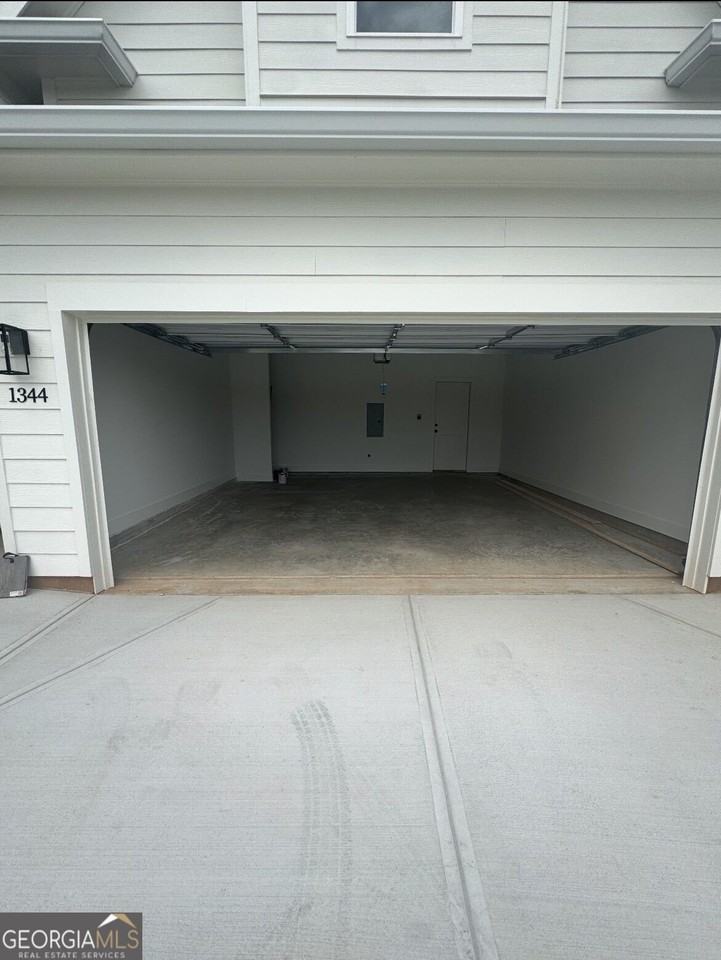 1344 Perkins Rd - Photo 3 of 13