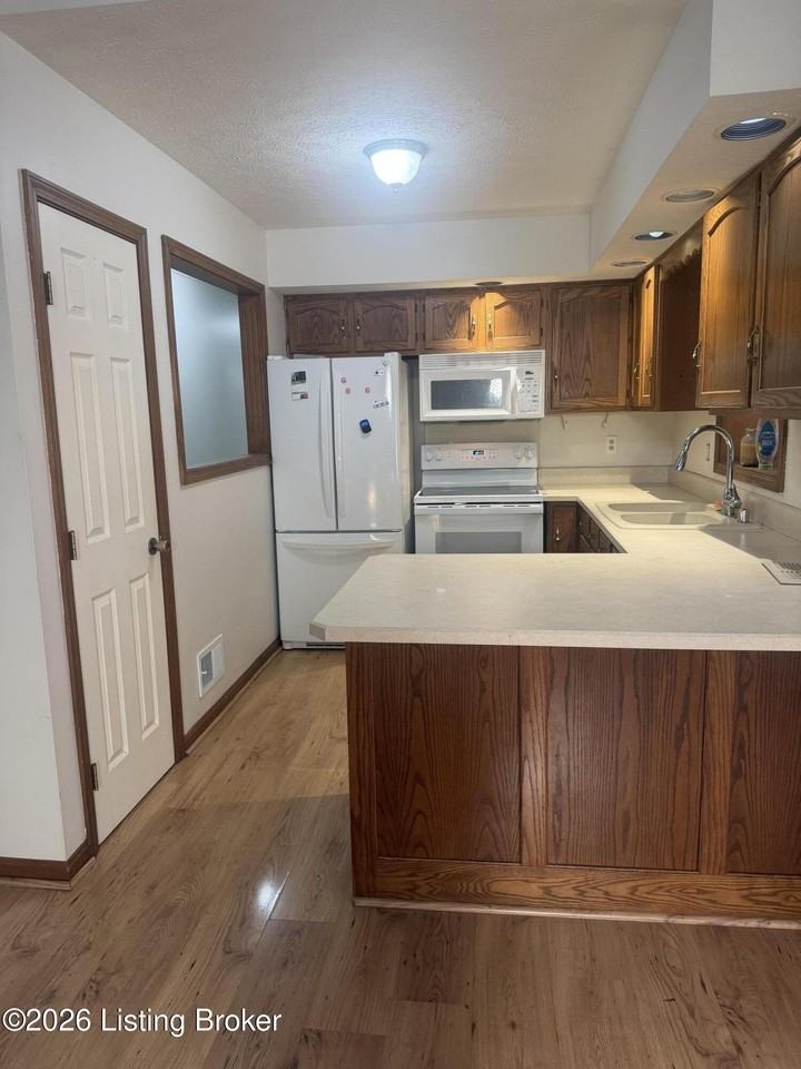 440 Deacon Trce - Photo 5 of 8