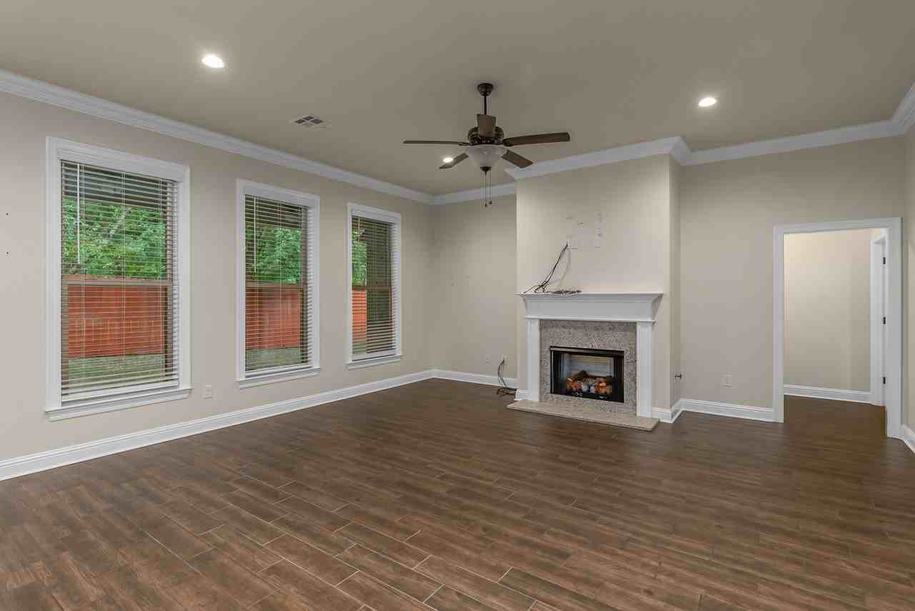 48 Crowder Dr #1 - Photo 2 of 10