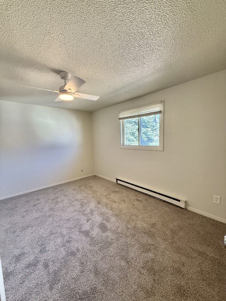 1155 E 5th St #1155 - Photo 7 of 9