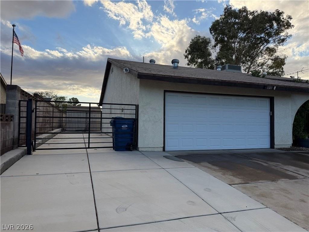 1321 Elsa Way - Photo 4 of 43