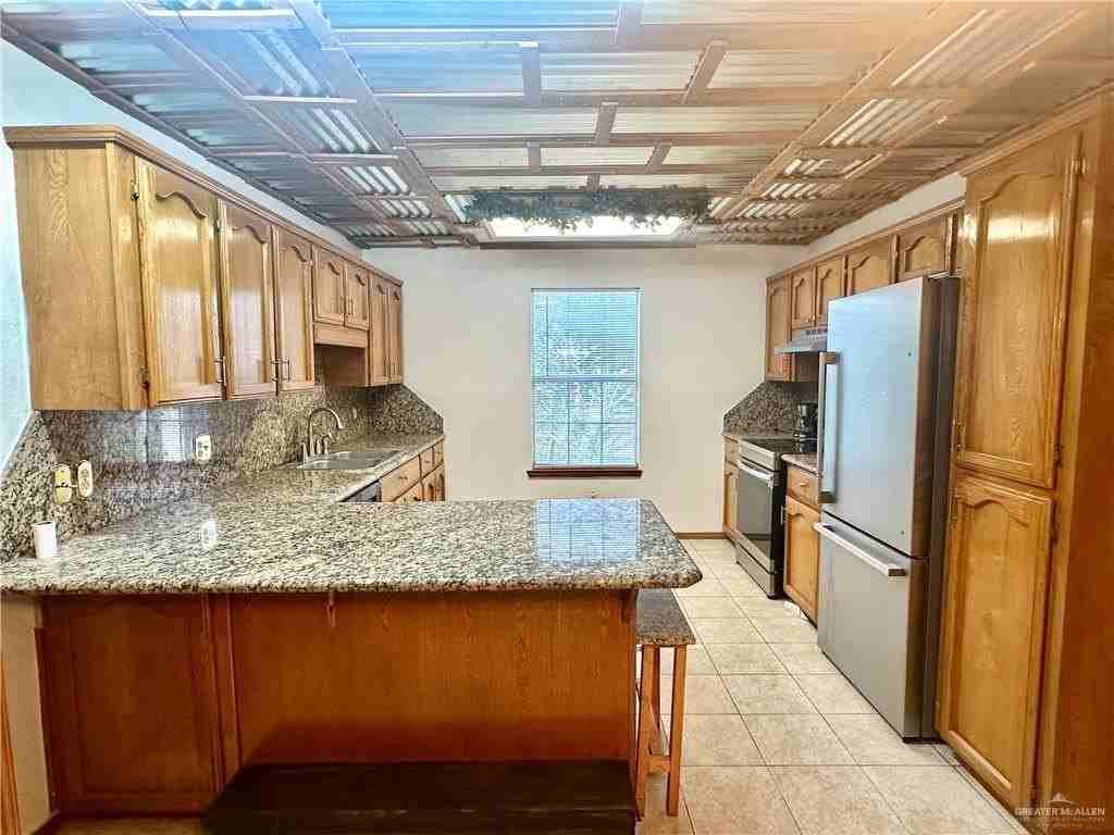 1016 Fairway Dr - Photo 2 of 13