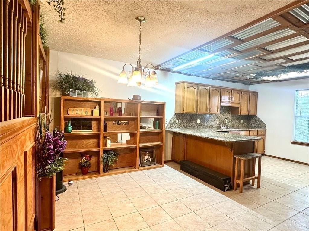 1016 Fairway Dr - Photo 4 of 13