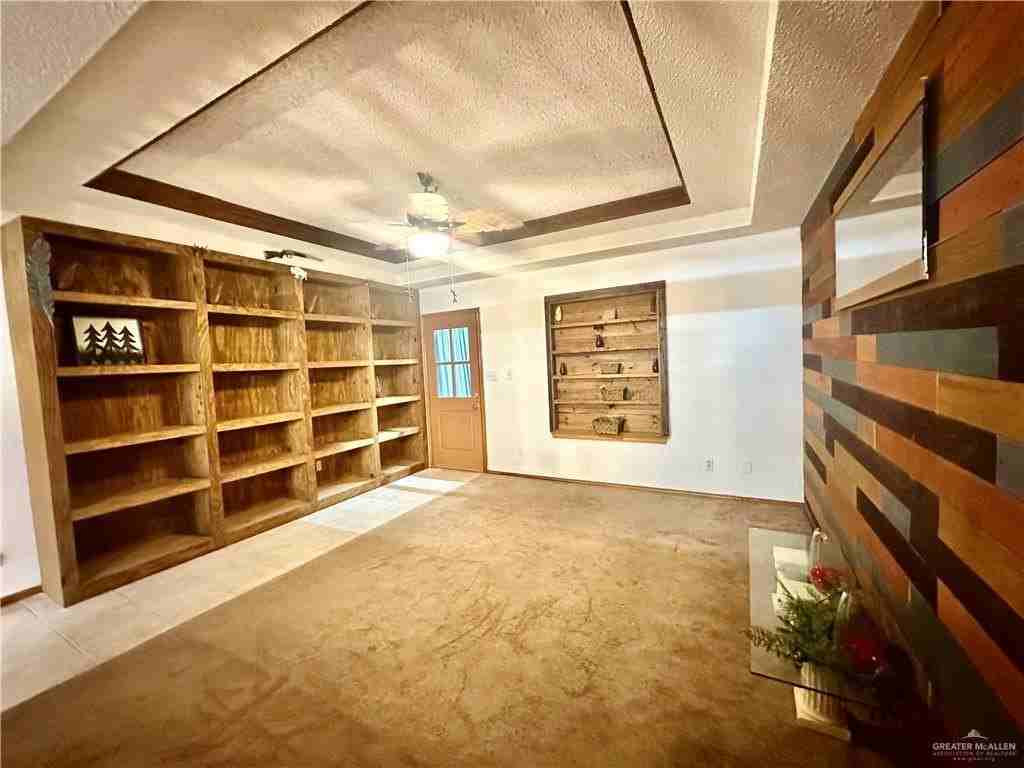 1016 Fairway Dr - Photo 5 of 13