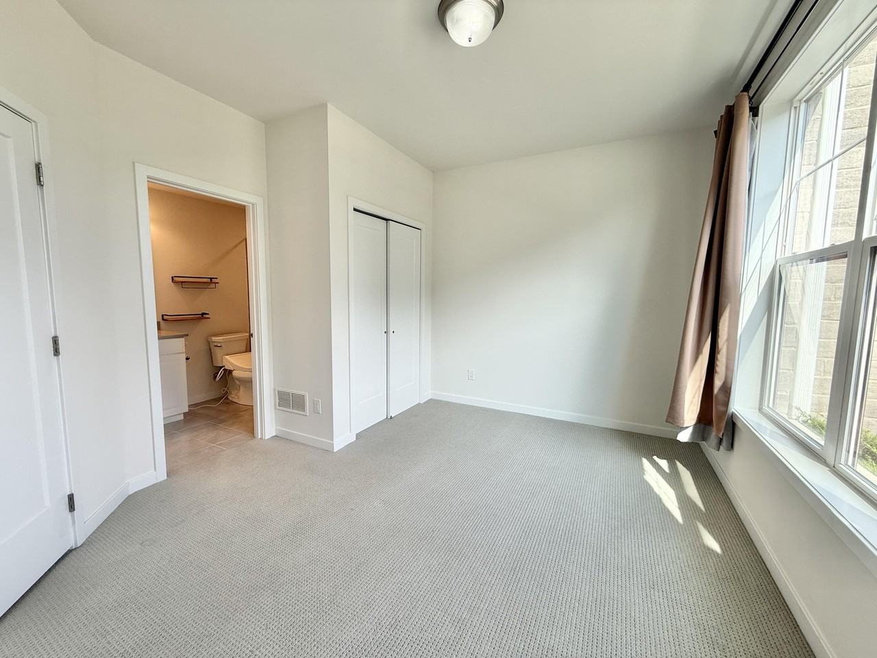 2752 S Spurway Dr - Photo 3 of 42