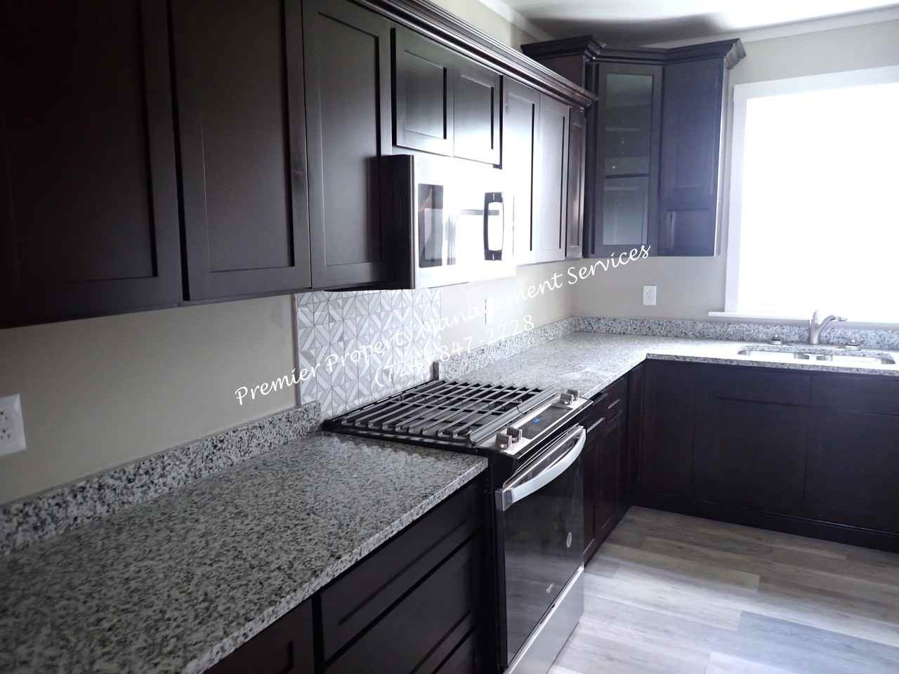 513 12th St #1 - Photo 5 of 20