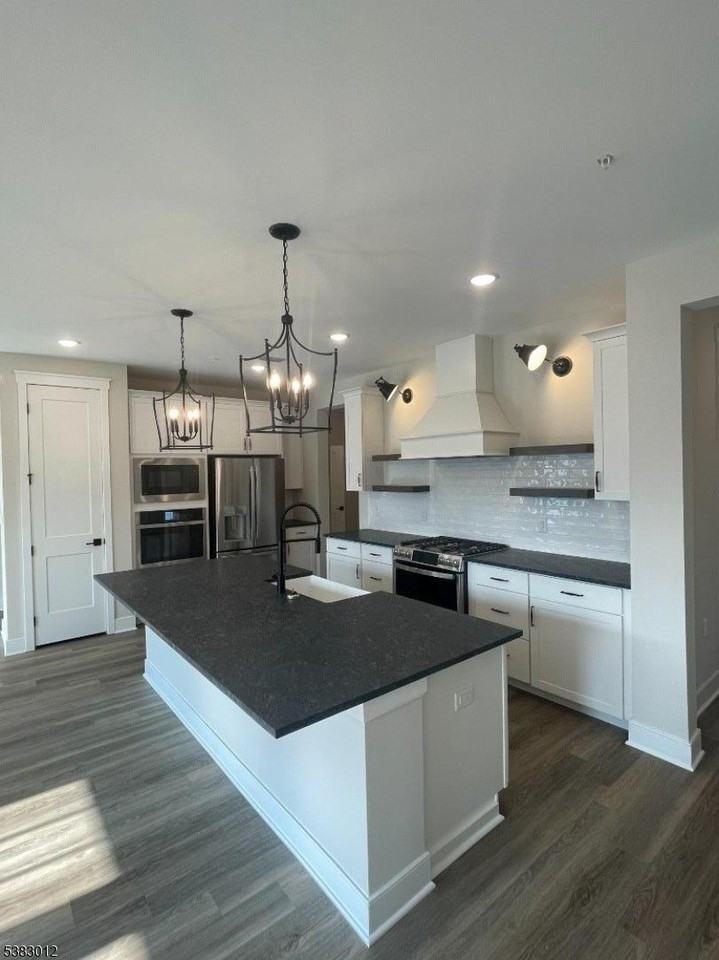 119 Myrtle Rd - Photo 3 of 22