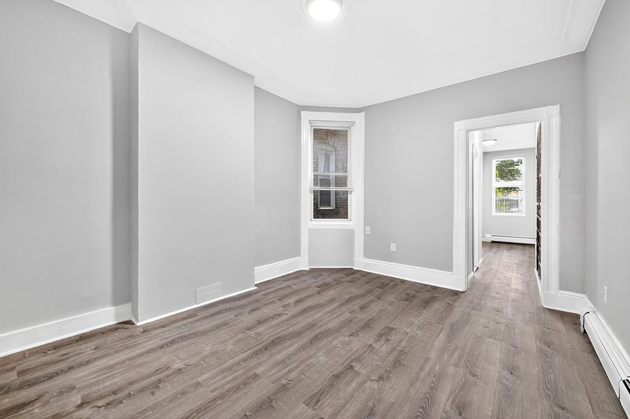 310 28th St #3 - Photo 4 of 20