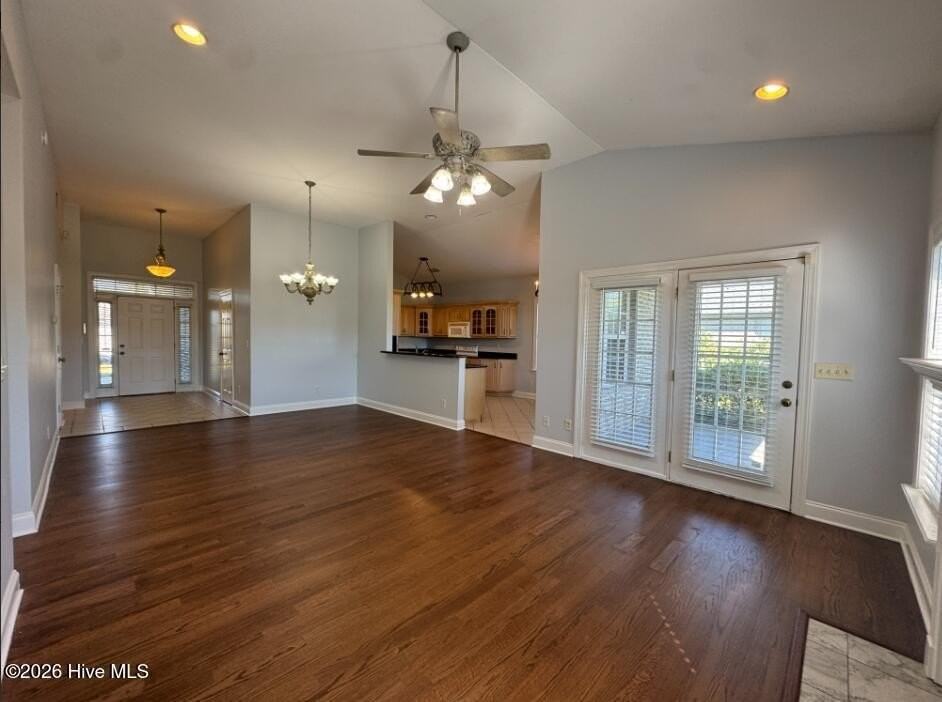 54 Castle Bay Dr - Photo 4 of 17