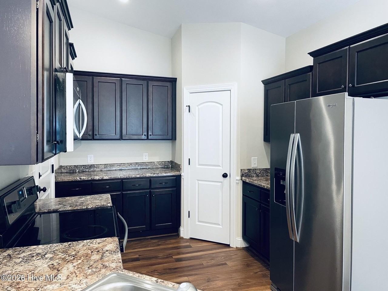 2232 Sweet Bay Dr #B - Photo 5 of 16