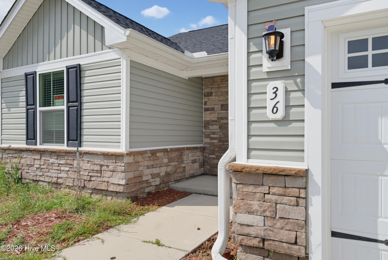 36 Deerfield Ln - Photo 2 of 40