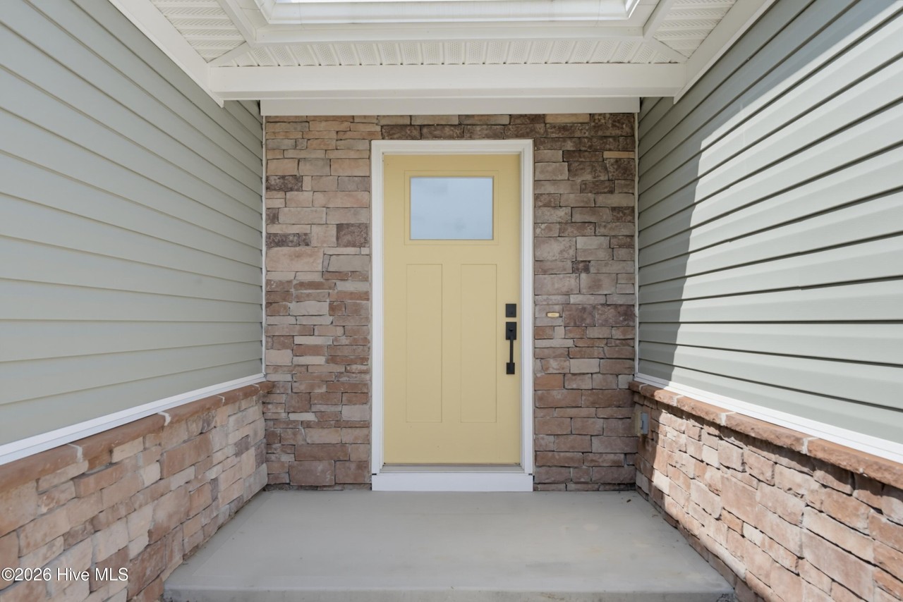 36 Deerfield Ln - Photo 3 of 40