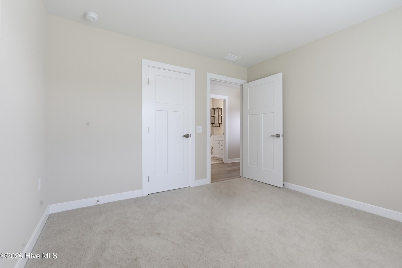 36 Deerfield Ln - Photo 7 of 40