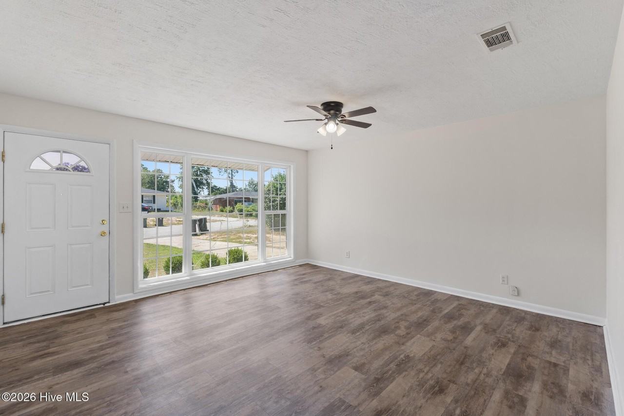3315 Forest Estates Dr - Photo 3 of 21