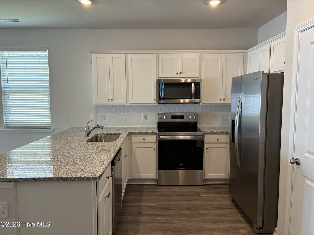3019 Tasso Dr - Photo 4 of 34