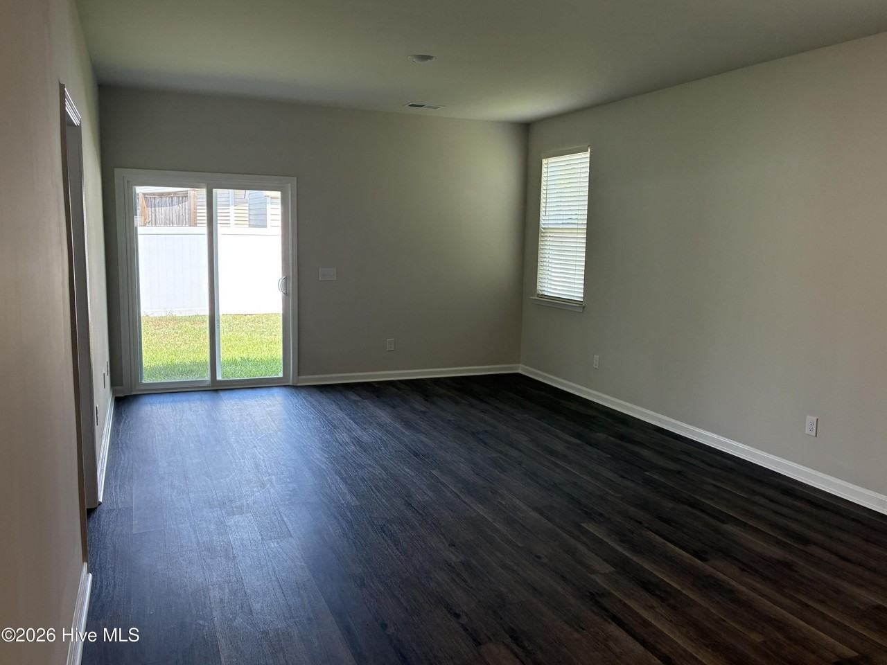 3019 Tasso Dr - Photo 6 of 34