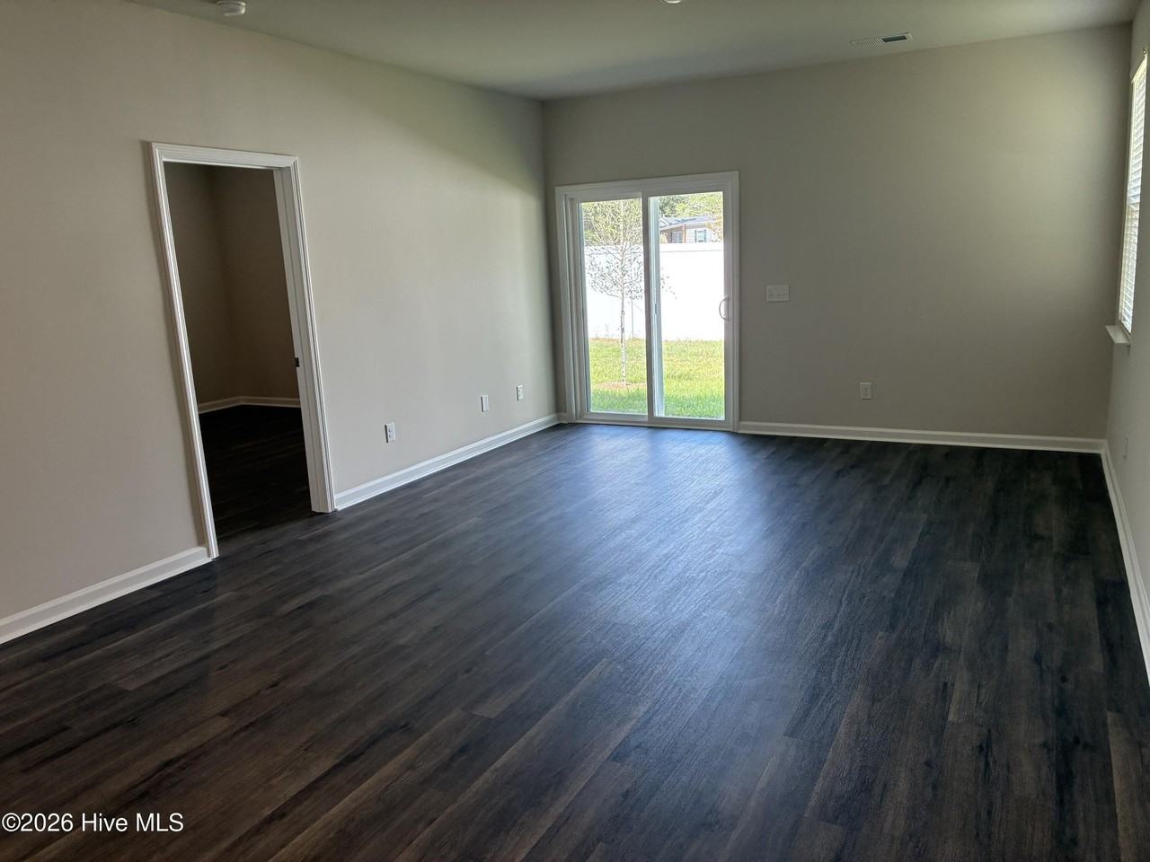 3019 Tasso Dr - Photo 7 of 34