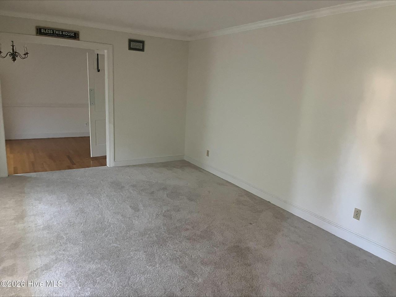 1214 S Wright Rd - Photo 2 of 10