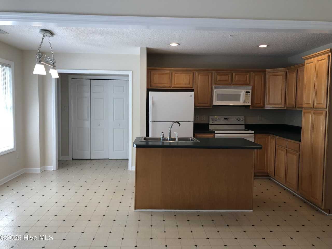 415 Celtic Ash St - Photo 6 of 14
