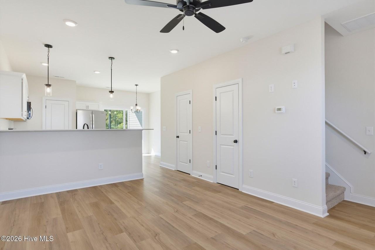 727 Cross Bridge Way - Photo 4 of 23