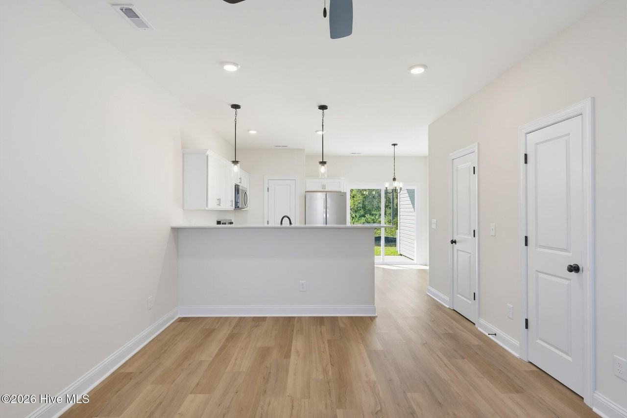 727 Cross Bridge Way - Photo 5 of 23