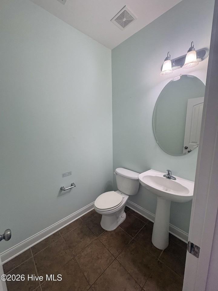 418 Oldtowne St - Photo 7 of 17