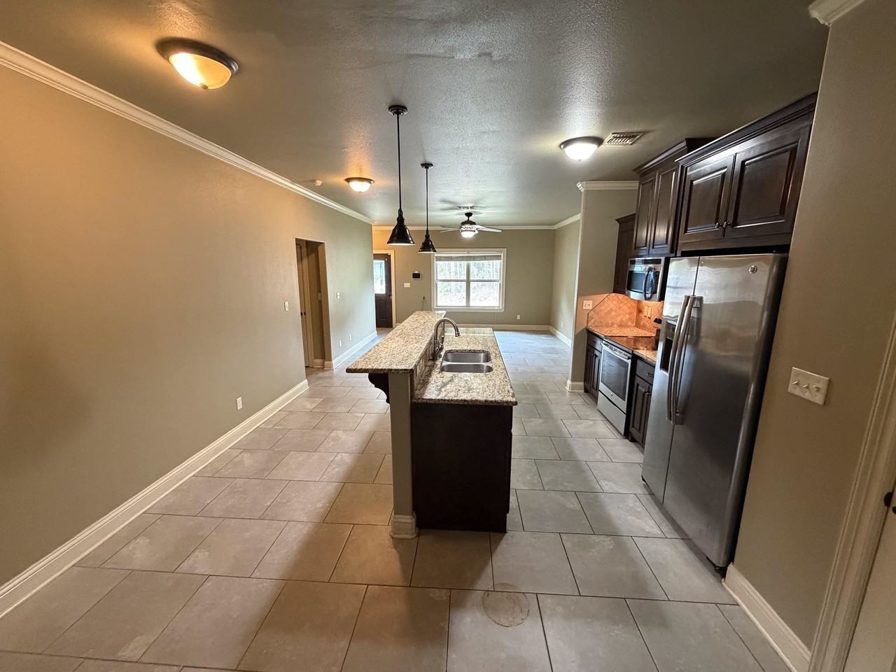 1200B Cheryl St - Photo 2 of 10