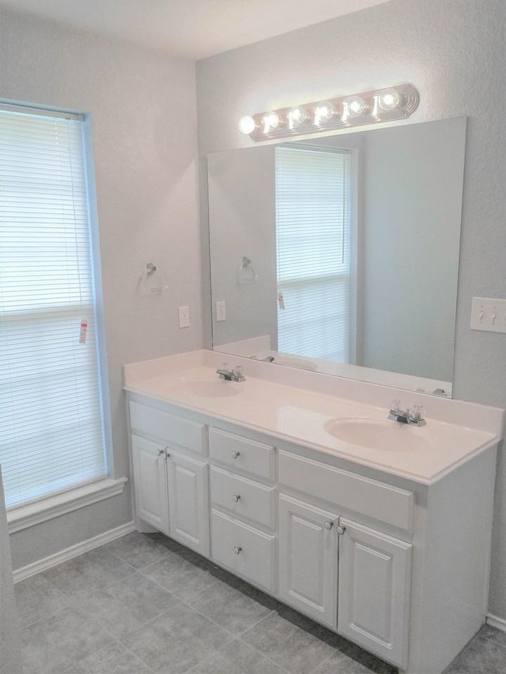 4801 Itasca St - Photo 2 of 13