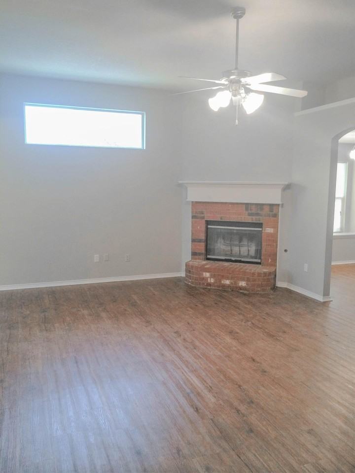 4801 Itasca St - Photo 5 of 13