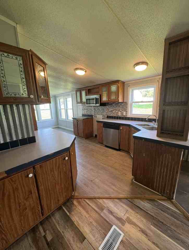8084 W Jeff Davis Hwy - Photo 5 of 17