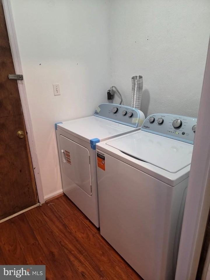1 Nathan Hale Ct - Photo 7 of 13