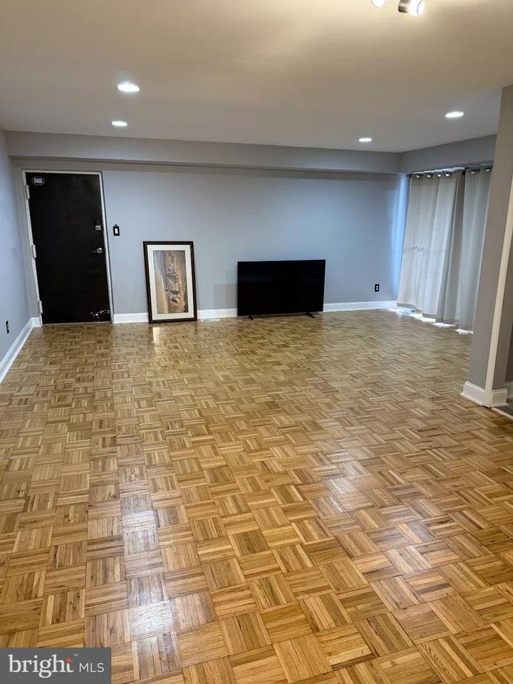 353 Homeland Southway - Photo 3 of 16