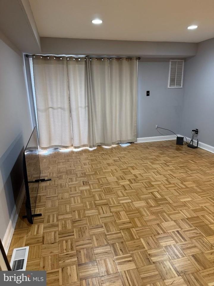353 Homeland Southway - Photo 4 of 16