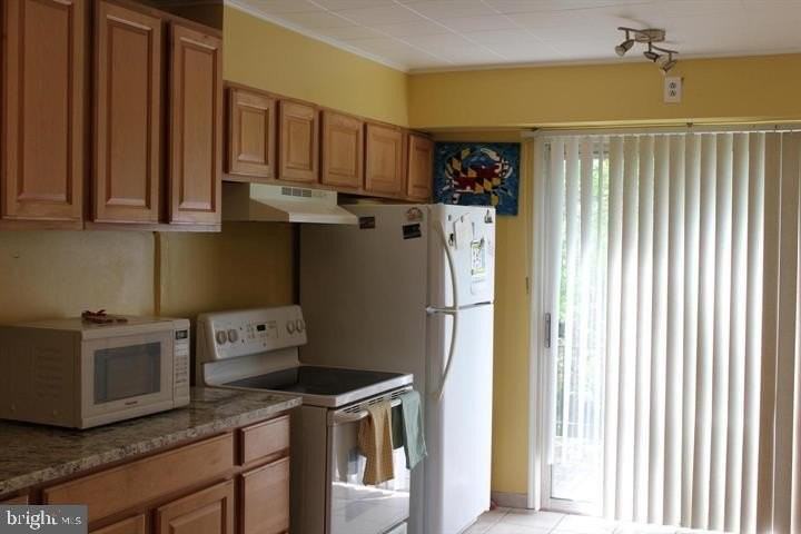 8508 63rd Ave - Photo 6 of 18