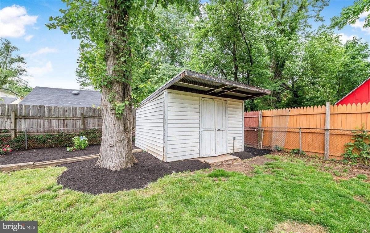 6902 21st Ave - Photo 4 of 30