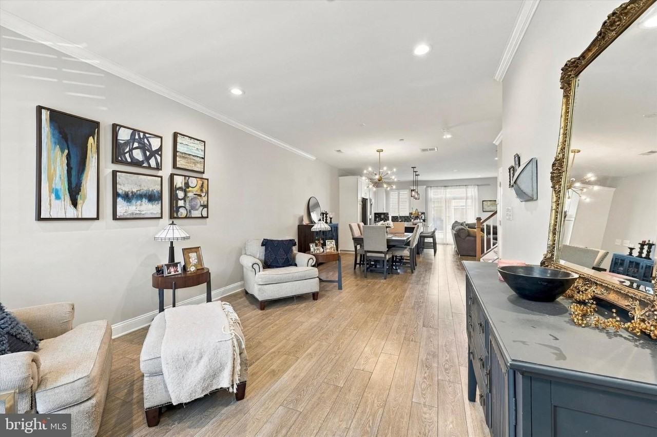16728 River View Cir - Photo 2 of 15