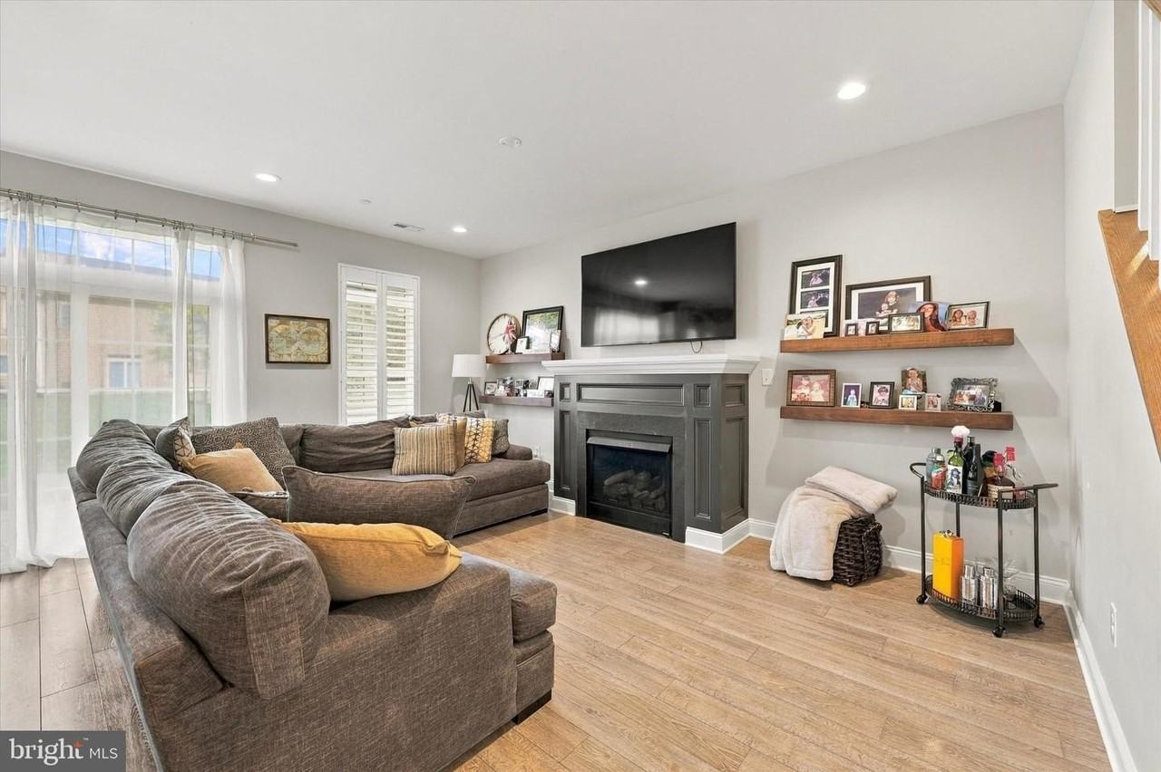 16728 River View Cir - Photo 4 of 15