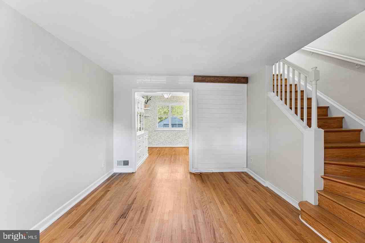 813 Jefferson St - Photo 5 of 35