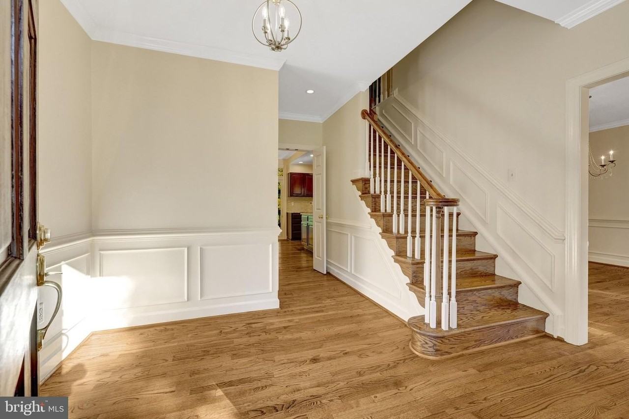 10898 Featherfield Ct - Photo 5 of 50
