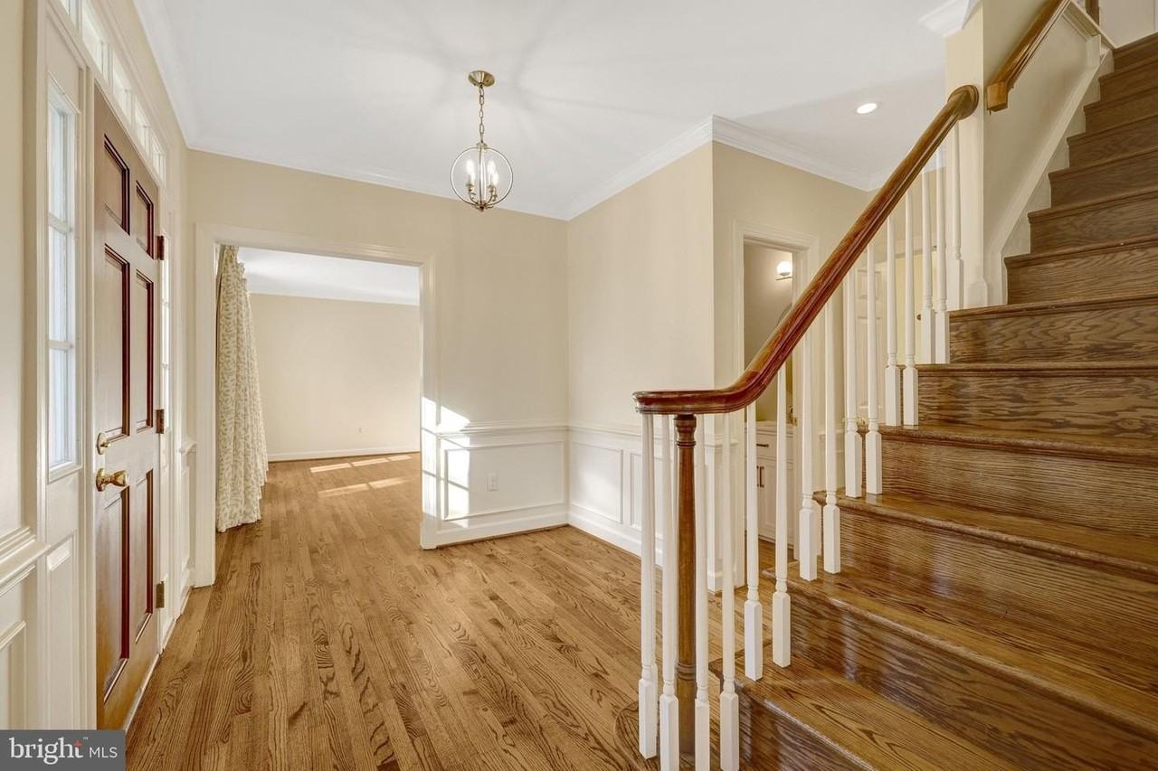 10898 Featherfield Ct - Photo 7 of 50